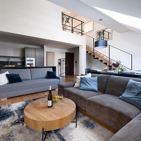 Two-Level Apart With A Terrace Near The Vltava River براغ المظهر الخارجي الصورة
