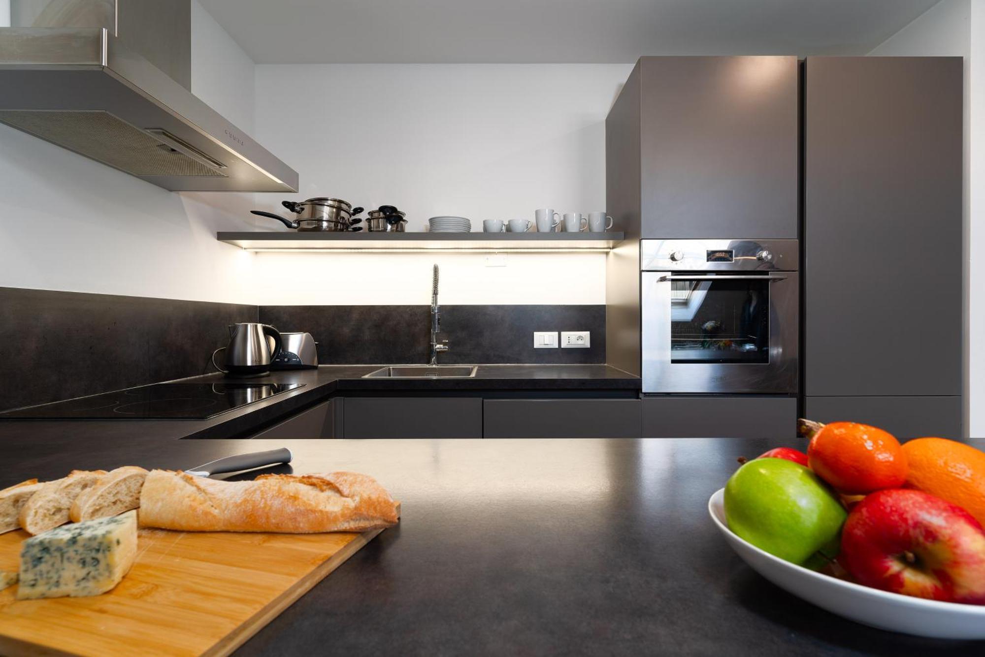 Two-Level Apart With A Terrace Near The Vltava River براغ المظهر الخارجي الصورة