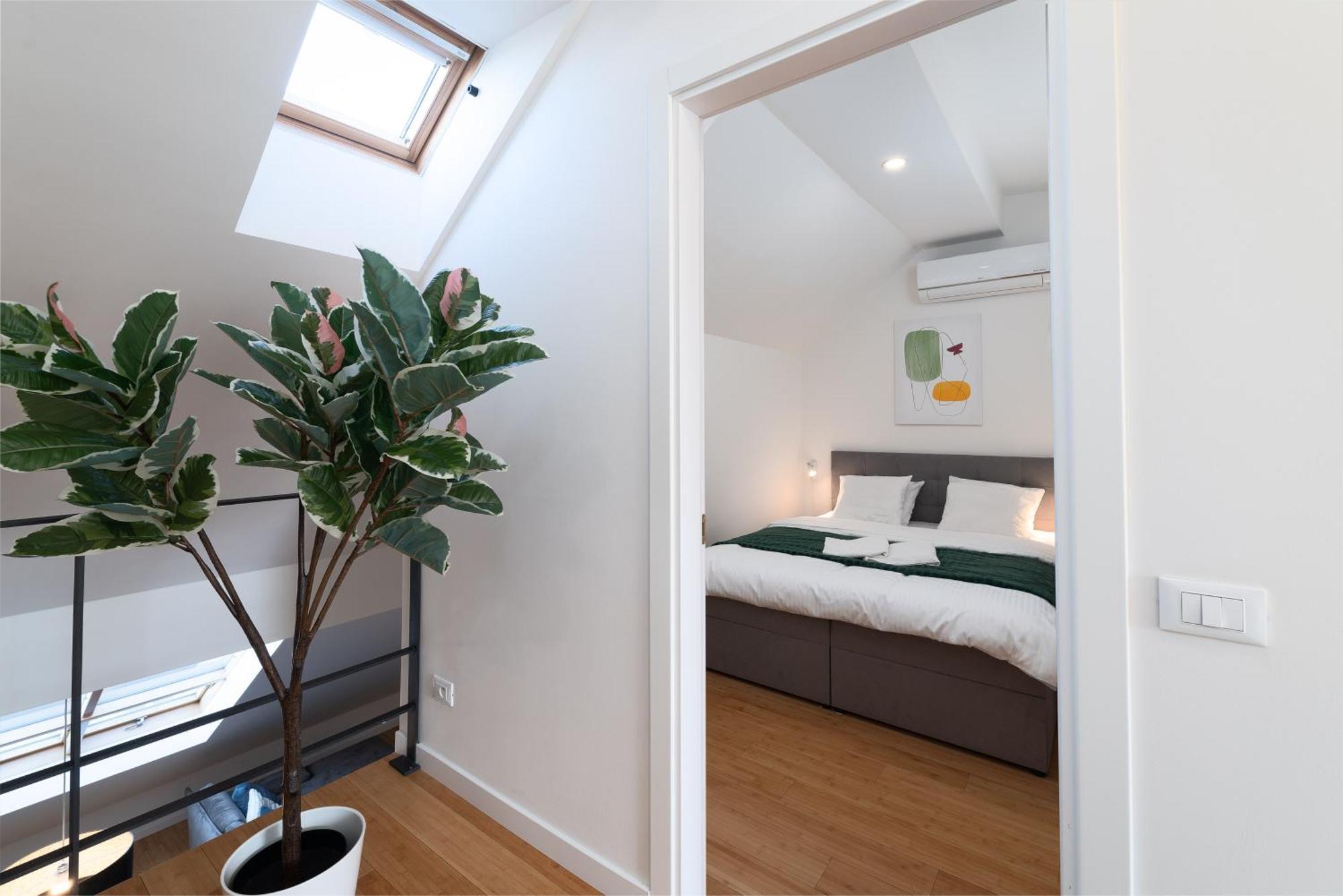 Two-Level Apart With A Terrace Near The Vltava River براغ المظهر الخارجي الصورة